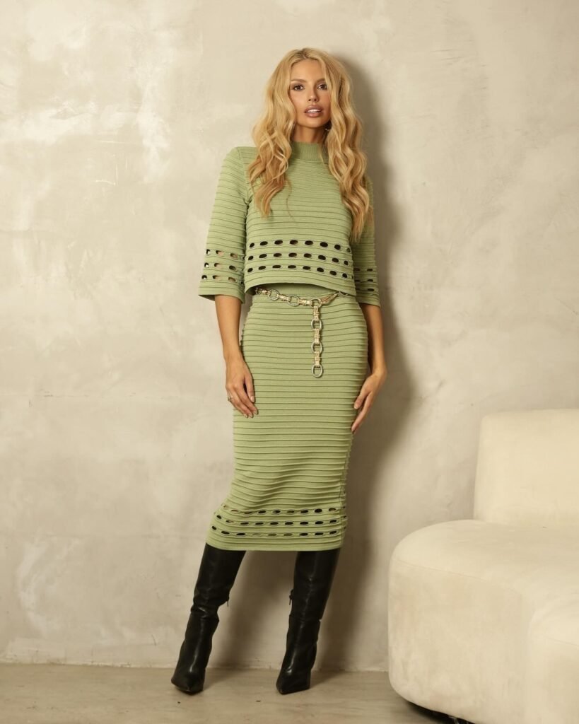 pink fin ana julia 02